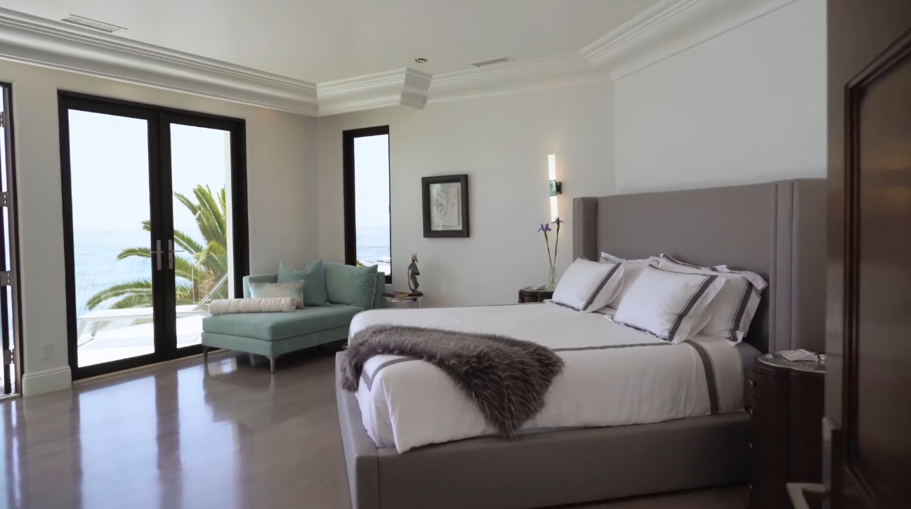 23 Photos vs. 5850 Camino de la Costa, La Jolla, CA vs. Luxury Home Interior Design Tour