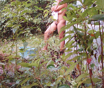 Desi Bhabhi Nude Bath Photo Captured By Hidden Camera