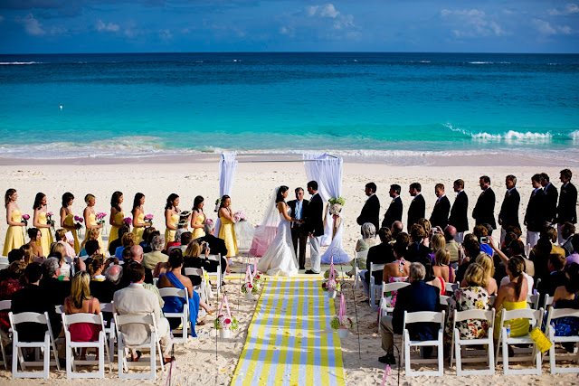 Como economizar casamento na praia