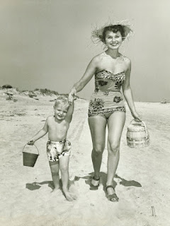 1940 women's swimwear