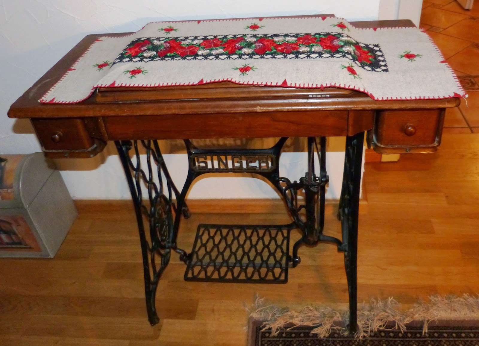 jennyskreativewelt: Nähen mit einer alten Singer Nähmaschine