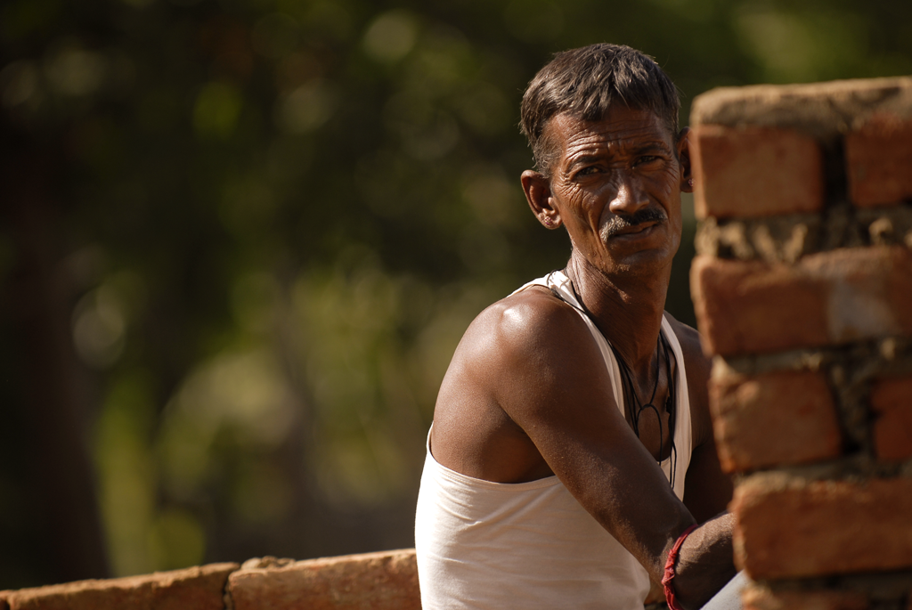 Photo of a worker in Pushkar, India.