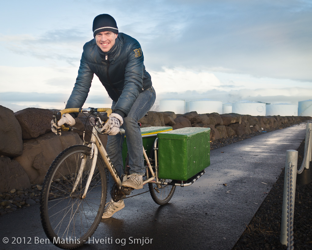 Hveiti og Smjör Bonus Fiberglass Bicycle Box Construction