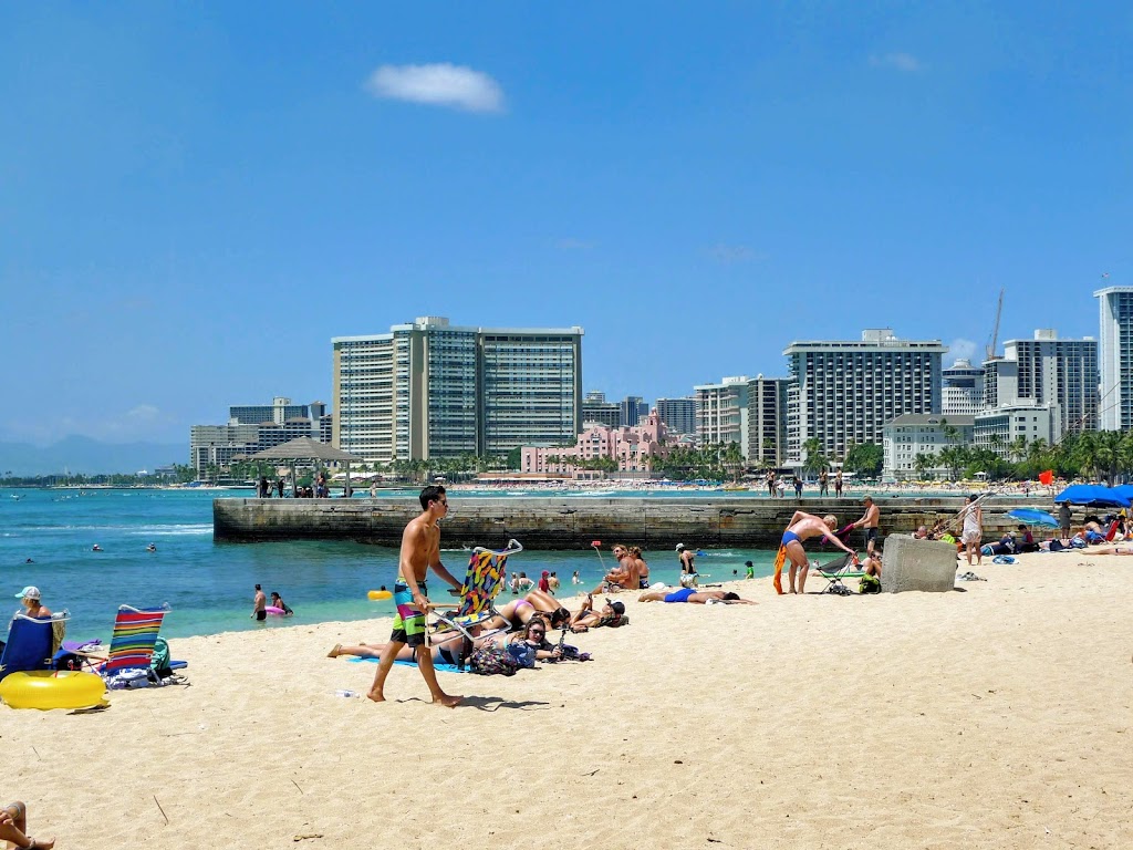 Queen's Surf Beach（クイーンズビーチ） | ハワイへの道