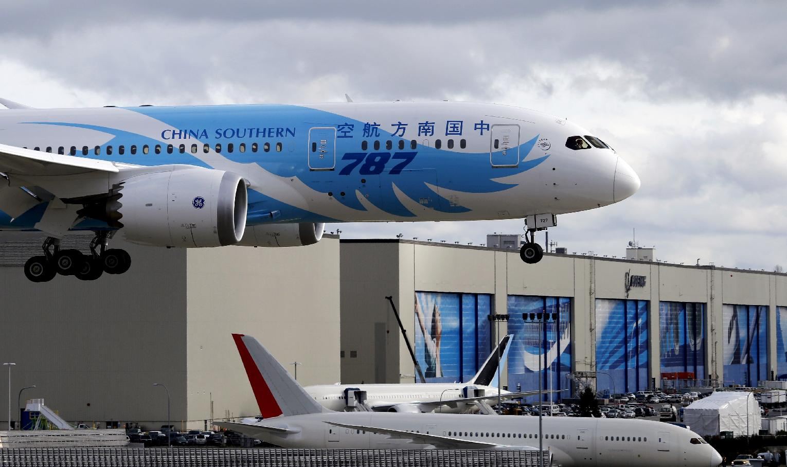 Bing News Headlines Jet from Oklahoma crashes in Indiana neighborhood