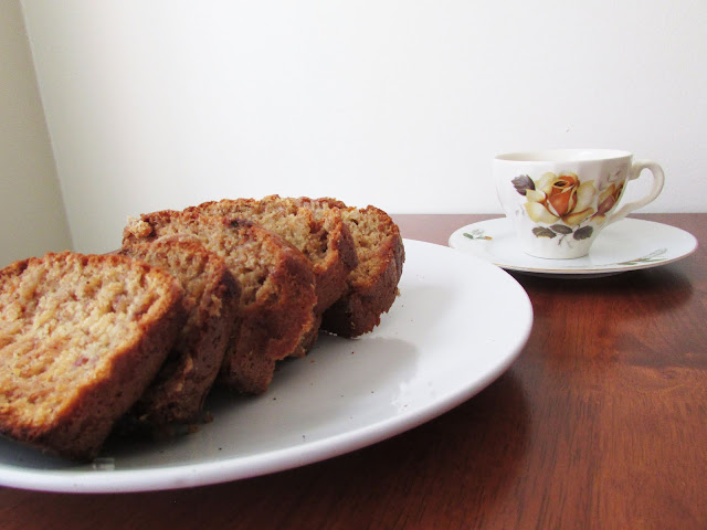 Cinnamon Banana Bread | The Small Adventurer.