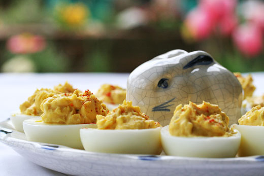 These deviled eggs topped with paprika are great appetizers. 