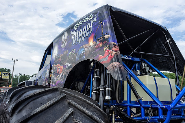 Son-uva Digger Monster Truck - Hagerstown Speedway