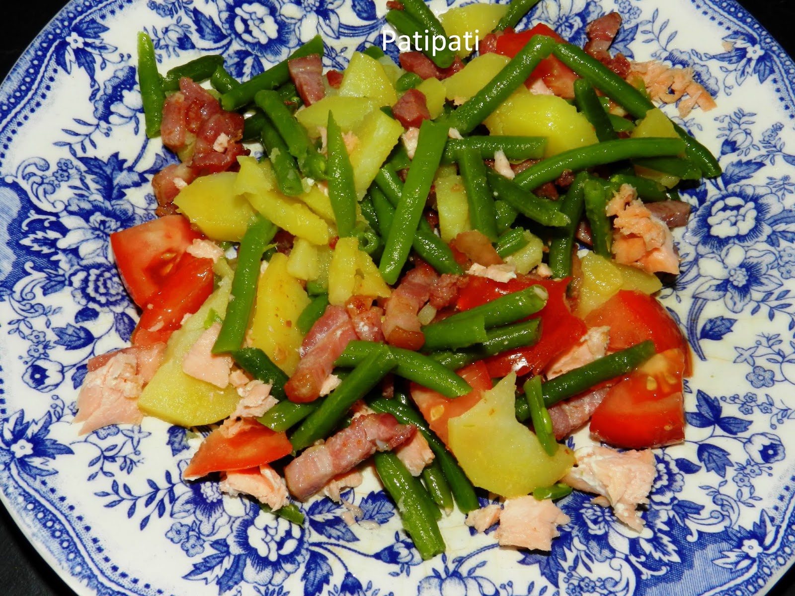 Salade de haricotspomme de terretomatessaumons et lardons Salade de haricotspomme de terretomatessaumons et lardons