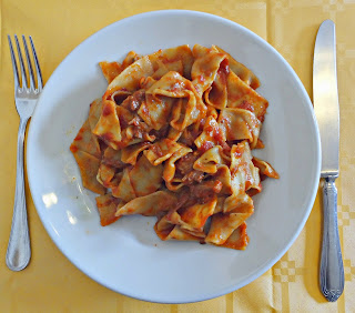 Pappardelle with sugo di lepre (sauce with hare).