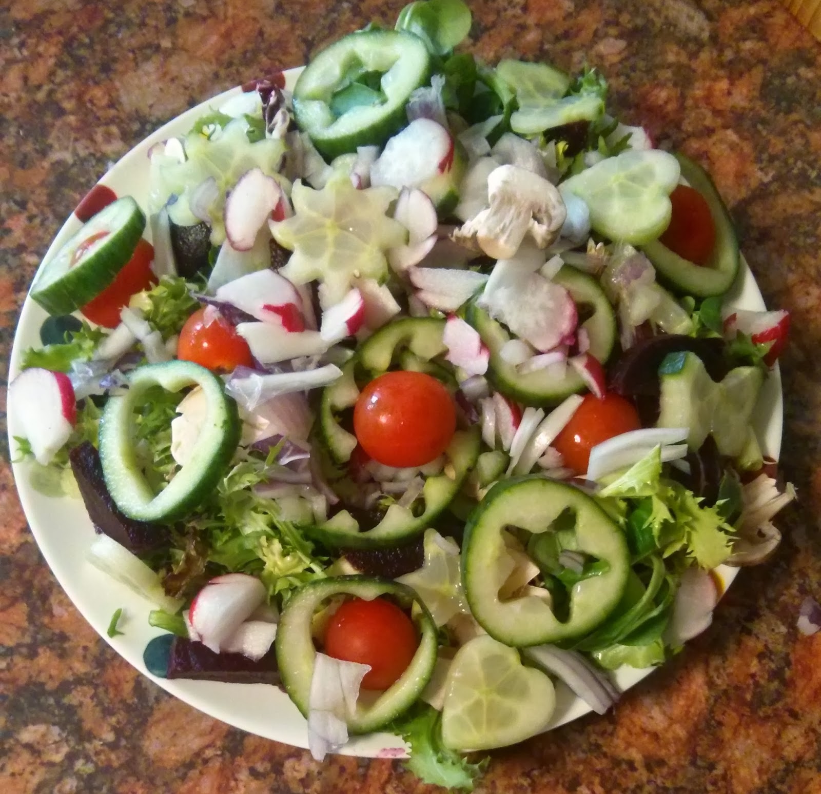 PippaD makes a Salad. A mighty fine salad