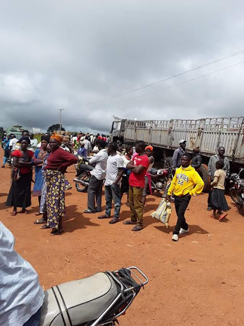 deaths nigerian roads bad government, dangote trucks travelling 2 Nigeria