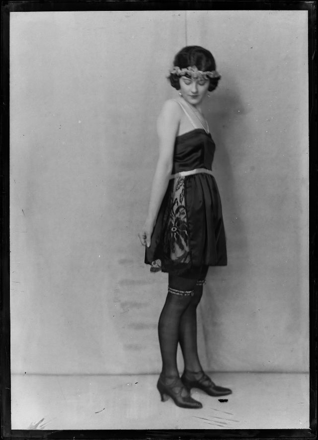 flapper with short shirt