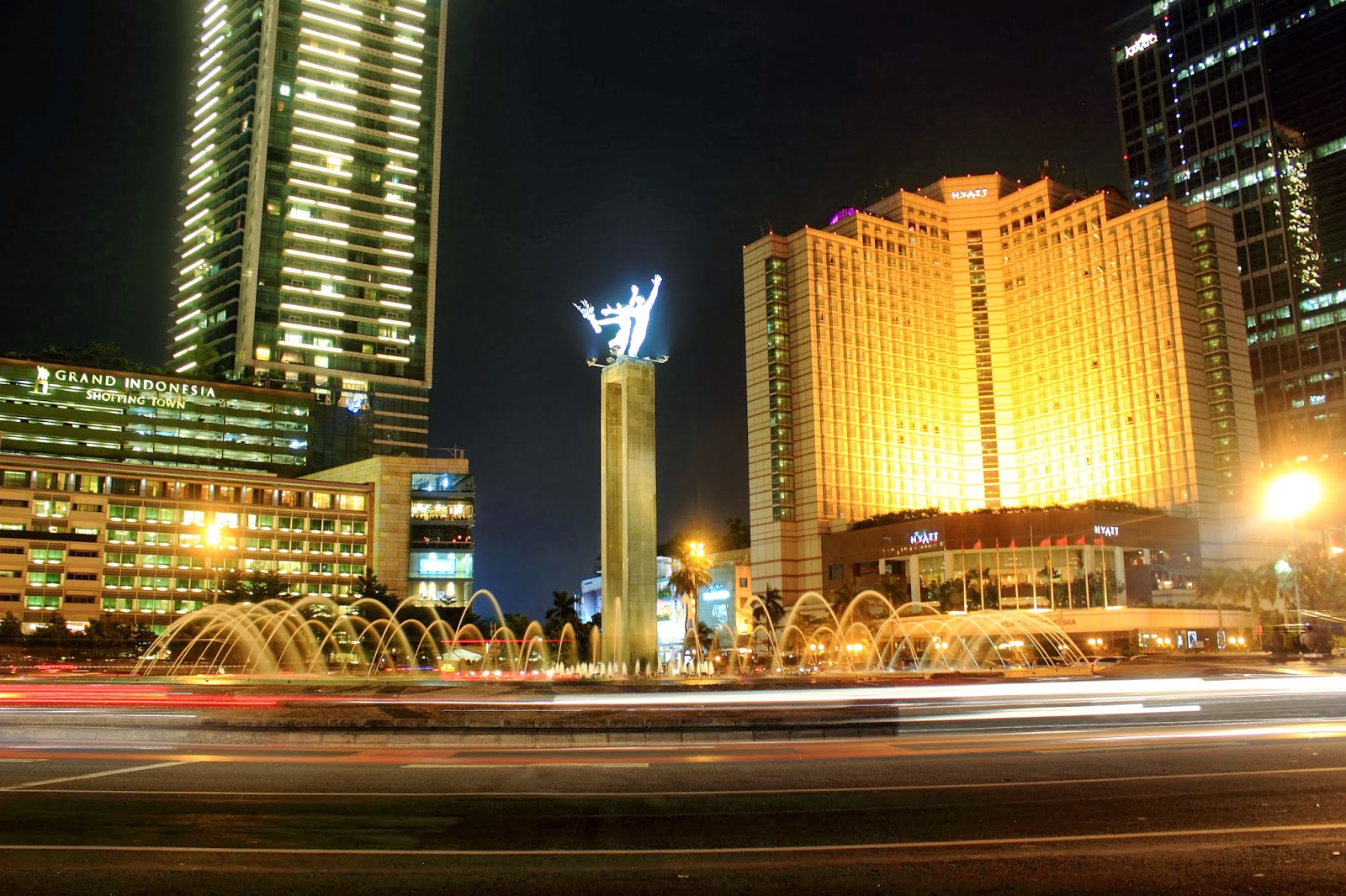 Wajah Jakarta di Malam Hari - permanarikie