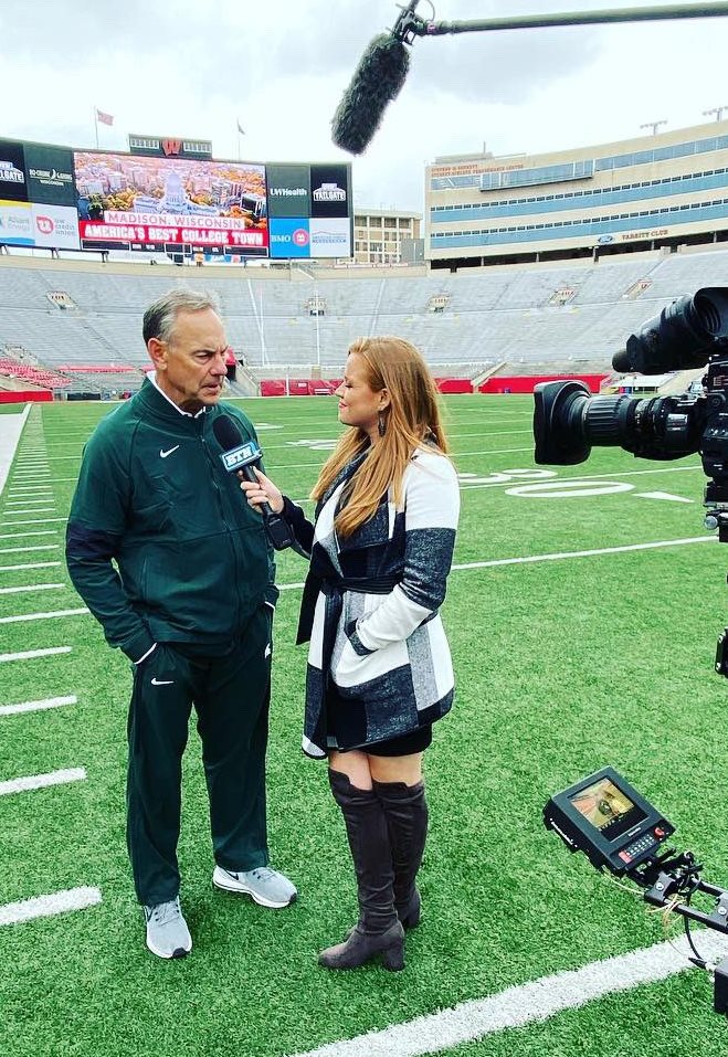 THE APPRECIATION OF NEWSWOMEN WEARING BOOTS BLOG michelle mcmahon