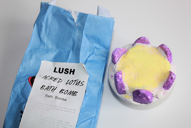 Lush Sacred Lotus Bath Bomb