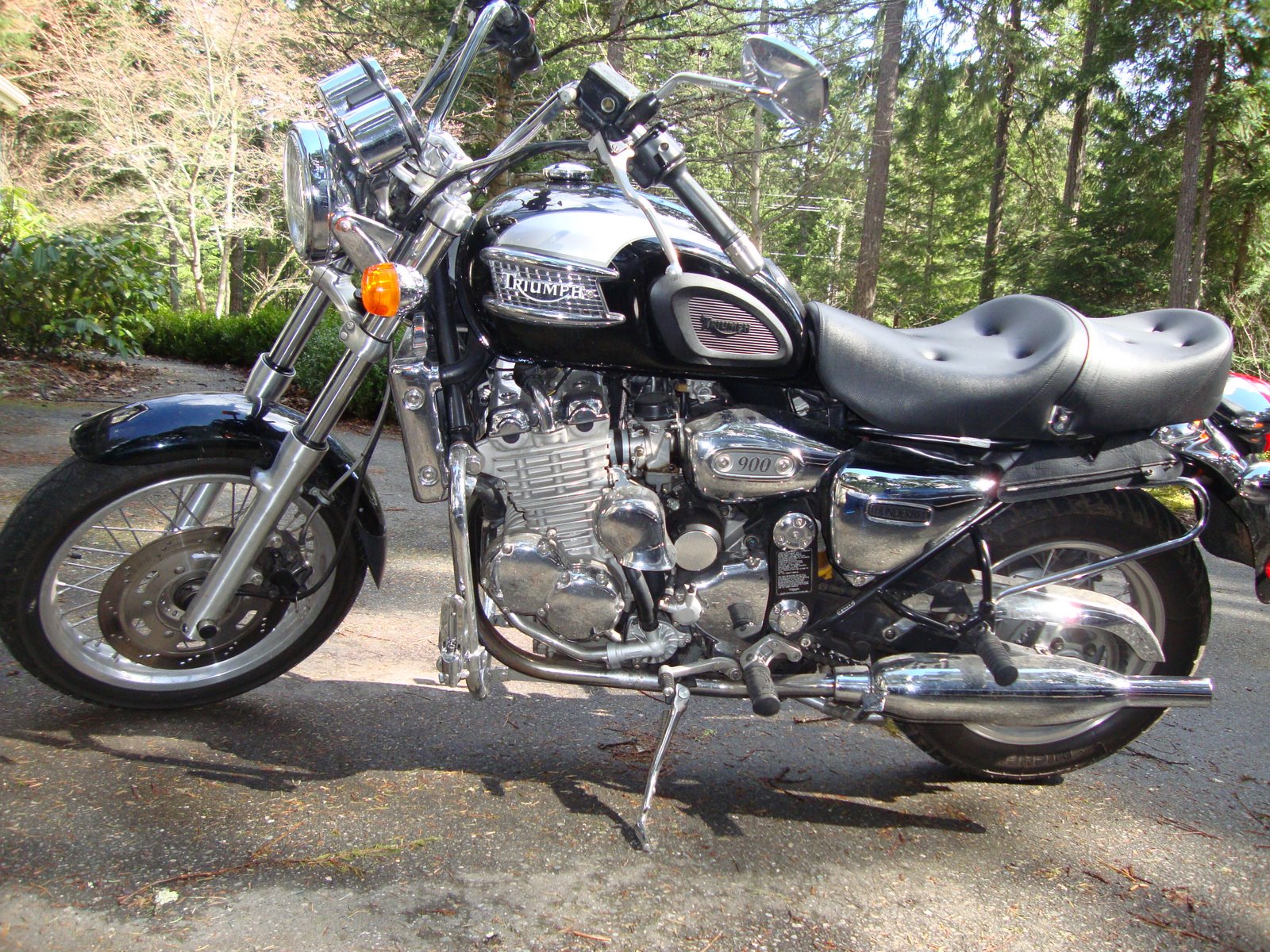 Triumph Thunderbird 900