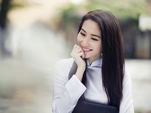 anh-thieu-nu-mac-ao-dai anh-thieu-nu-mac-ao-dai