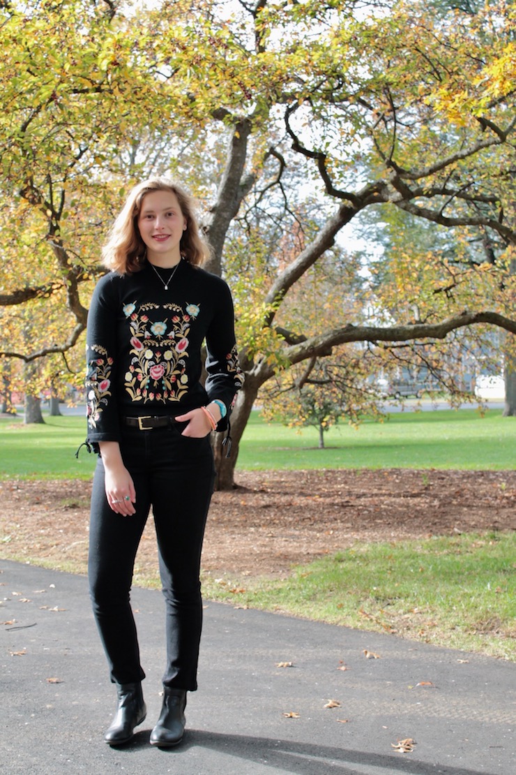 Zaful bell sleeve embroidered top, black jeans, black leather Chelsea booties for a cute fall #ootd