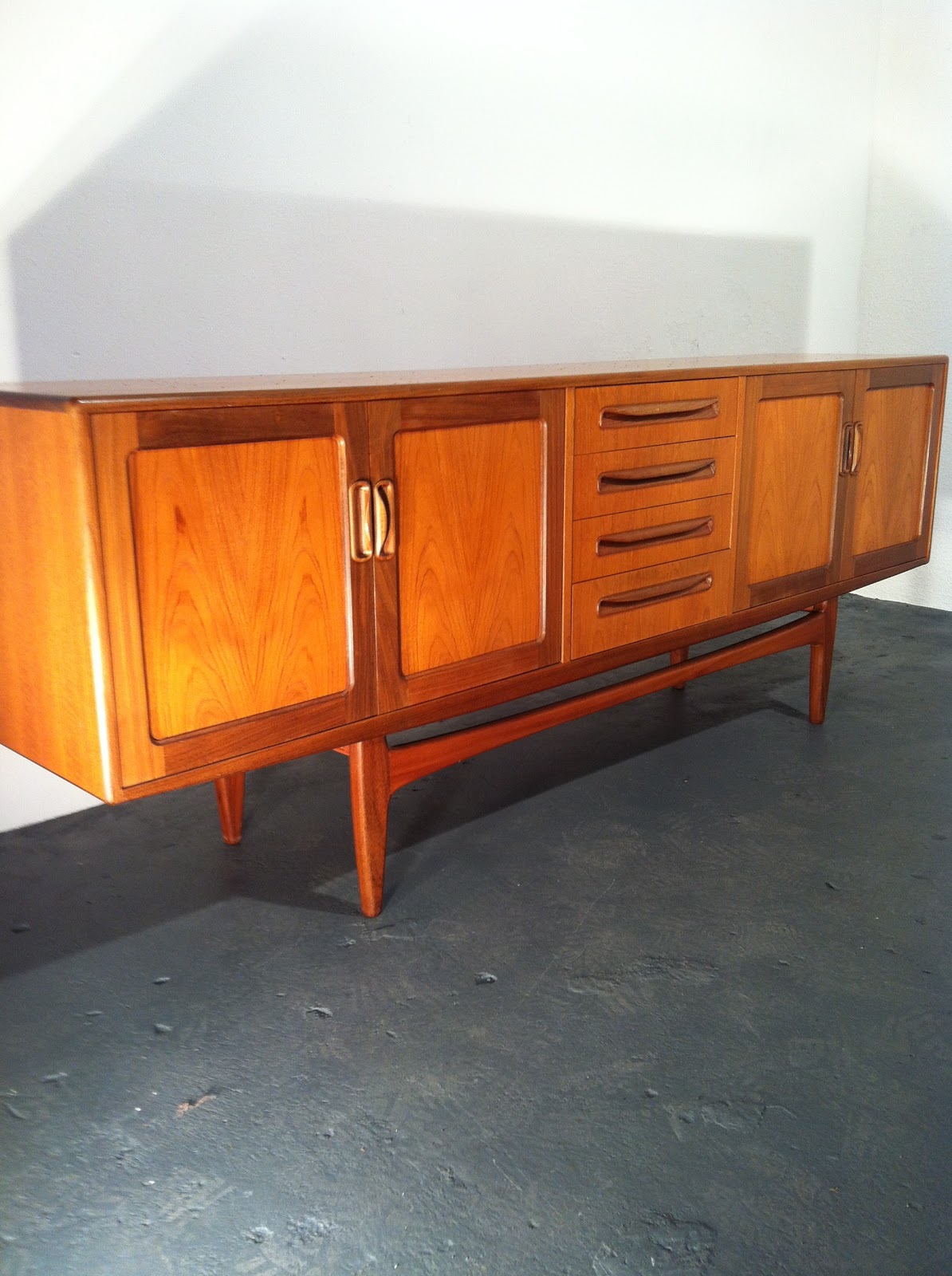 Vintage Furniture Ireland OCD Vintage Weekend at The Brocante Market