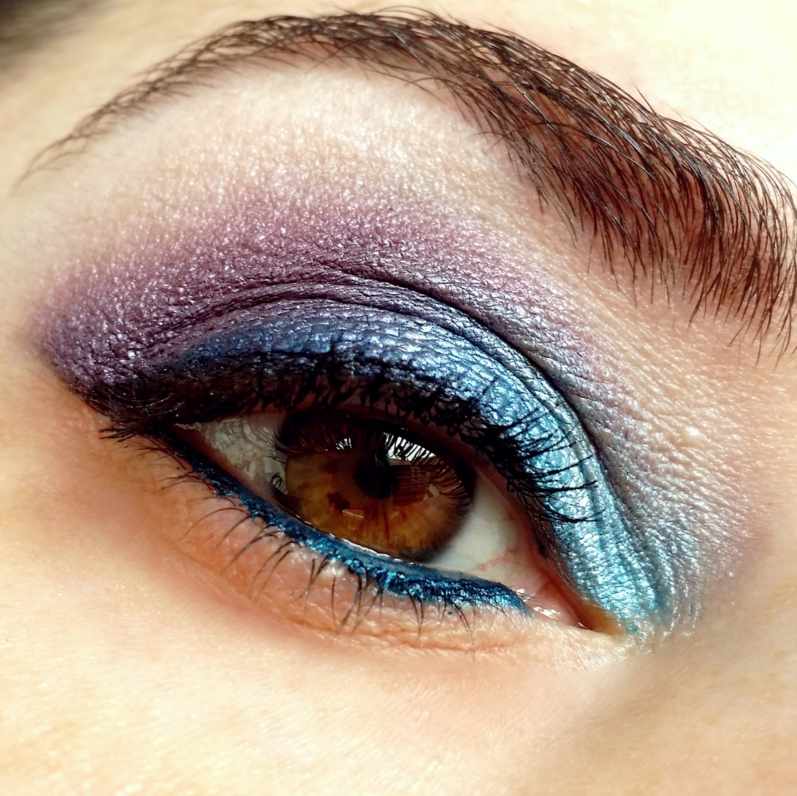 trucco-blu-occhi-marroni