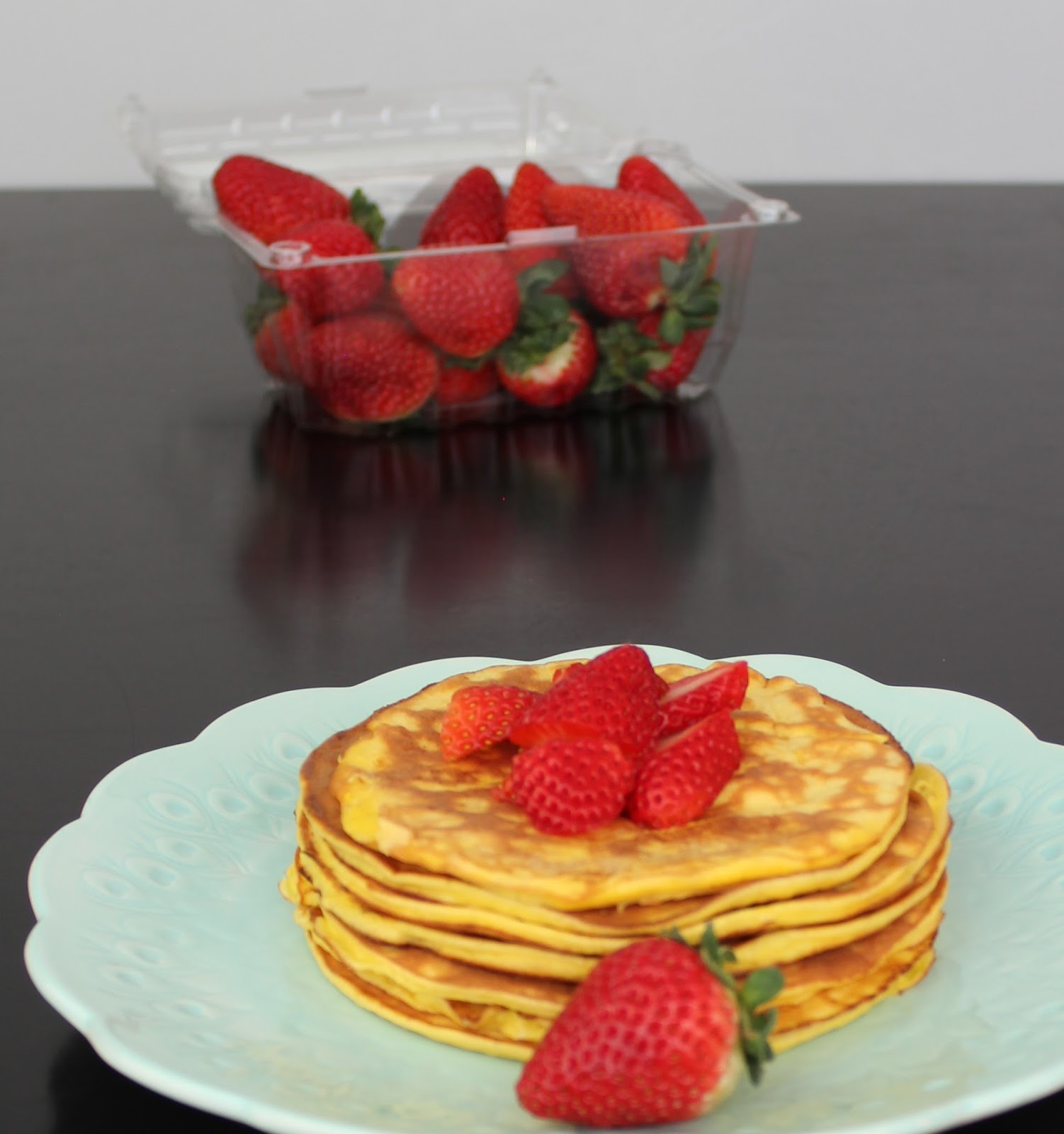 KETO Strawberry Cheesecake Pancakes