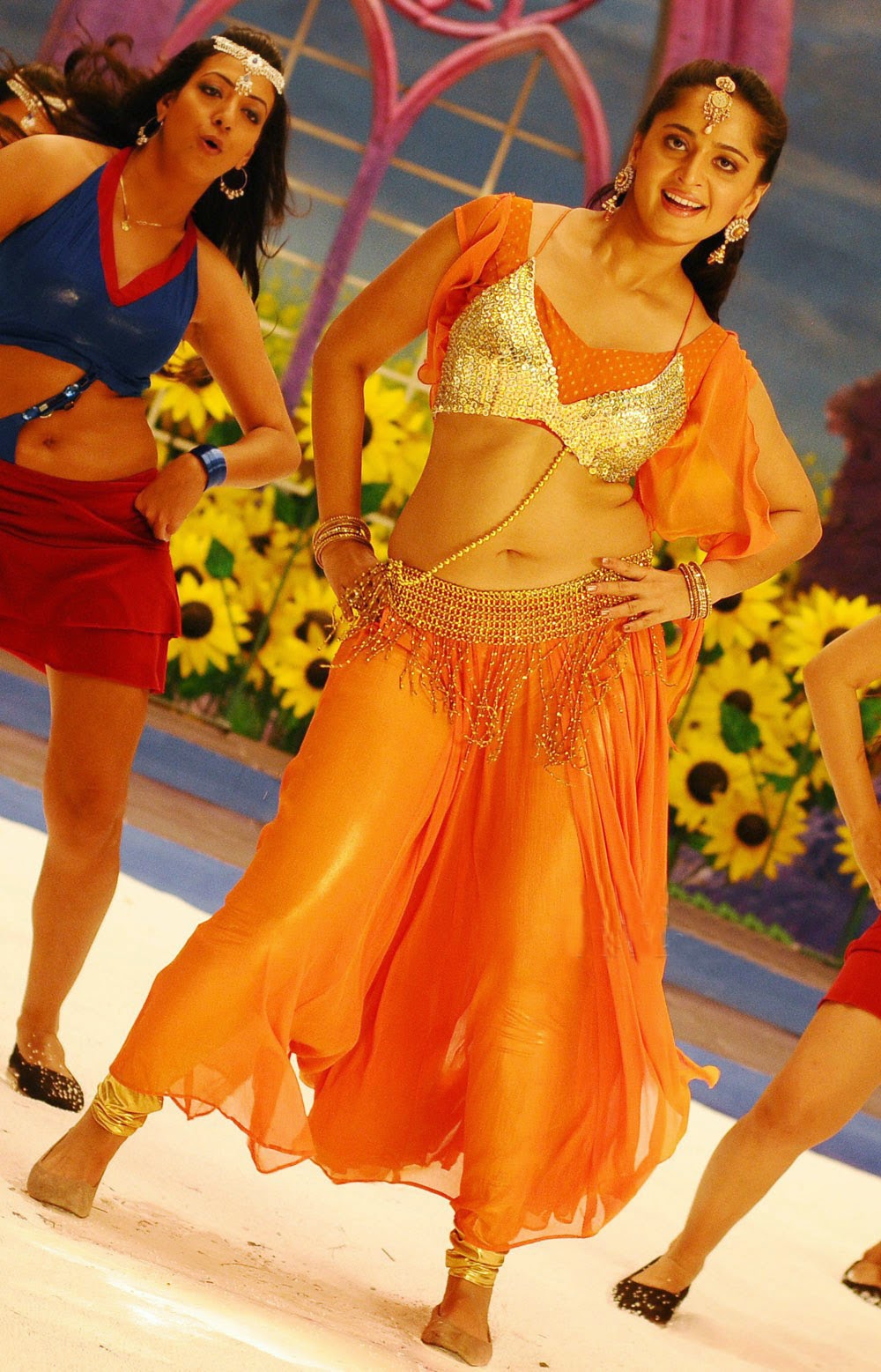 Actress Anushka Navel Show Photos