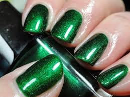 Quiero más diseño: Uñas decoradas con diferentes tonos de color verde. Quiero Más Diseño: Uñas Decoradas Con Diferentes Tonos De Color Verde.