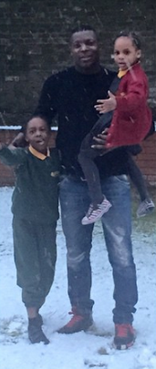 a Cute photos of footballer Yakubu Aiyegbeni with his daughters