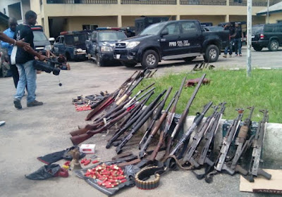 9 nigerian policemen robbery 9 nigerian policemen robbery