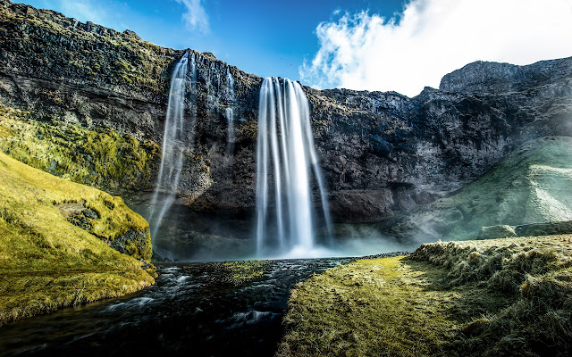 seljalandsfoss waterfalls iceland seljalandsfoss waterfalls iceland