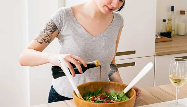 5 Surprising Health Benefits Of Vinegar & How To Consume It For Maximum Benefits 5 Surprising Health Benefits Of Vinegar & How To Consume It For Maximum Benefits