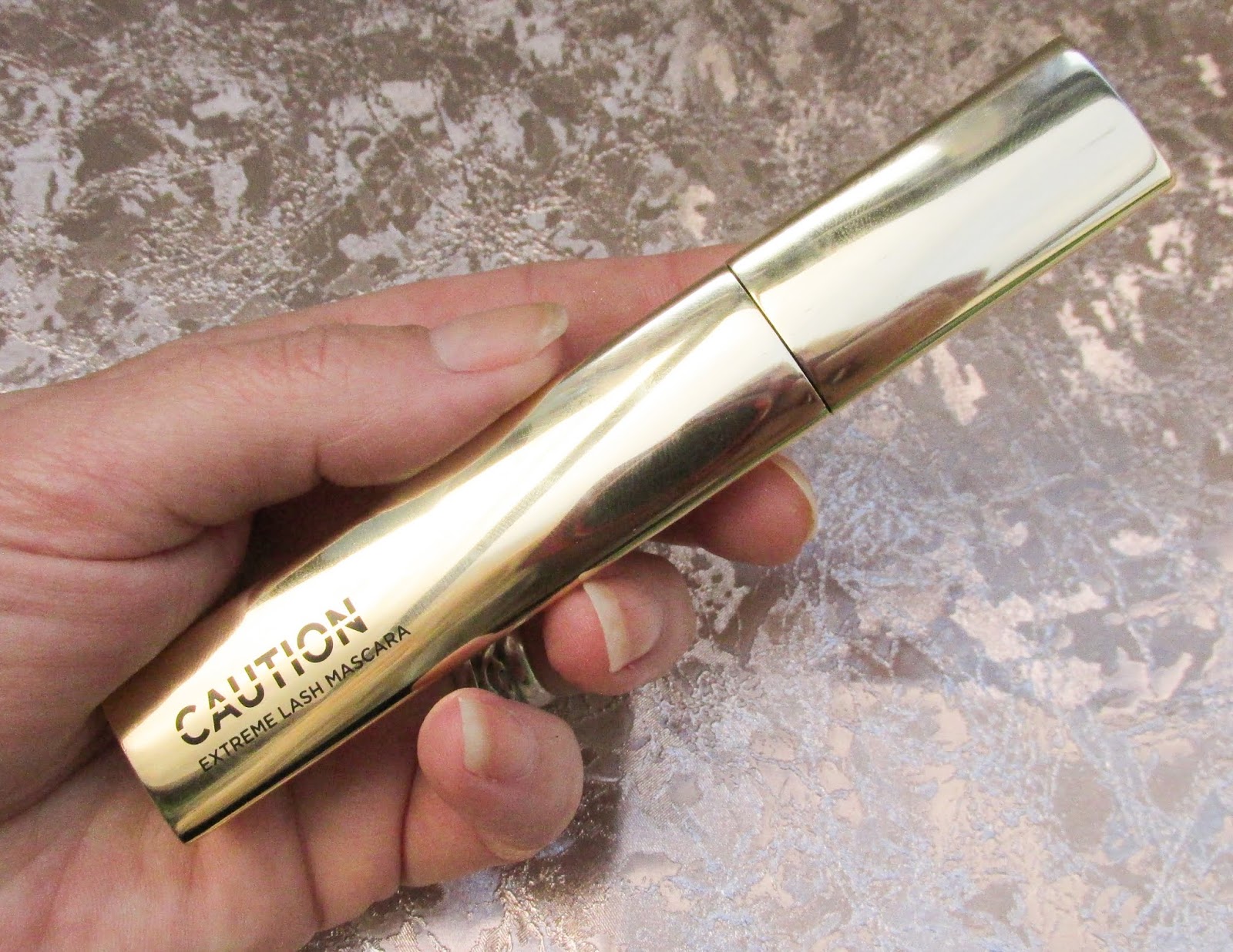 Hourglass Caution Exreme Lash Mascara First Impressions