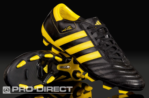 sepatu bola dan futsal: sepatu bola adidas original murah