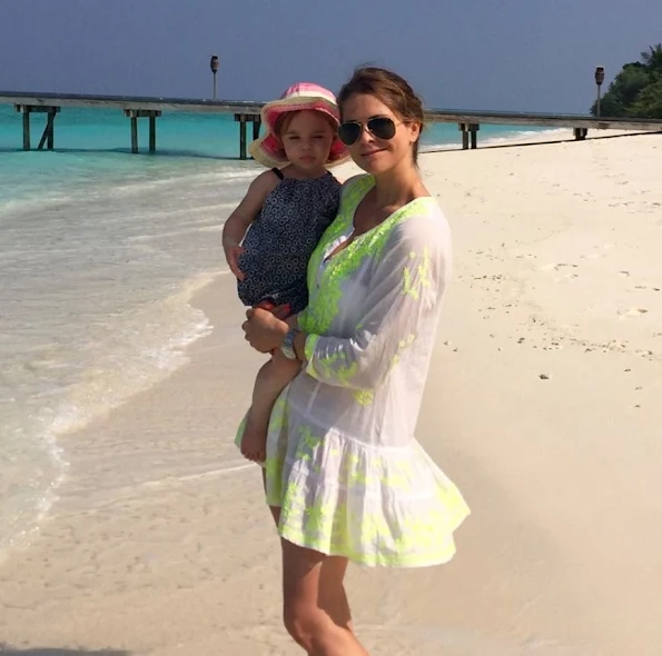 Princess Madeleine of Sweden shared in her Facebook account new photos taken during Christmas holiday at at Soneva Fushie in Maldives with her children Princess Leonor and Prince Nicholas. 