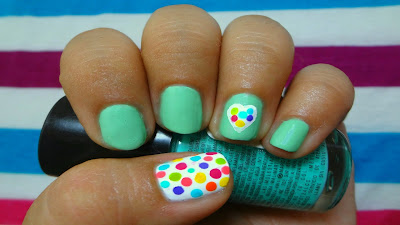 Uñas color verde menta Uñas color verde menta