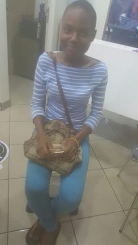 a Photos: Teenage girl believed to be mentally unstable attempts to purchase N620k phone for N500 in Lagos