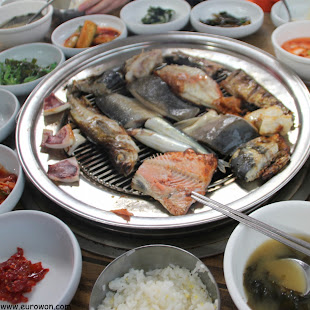 Parrillada de pescados coreanos