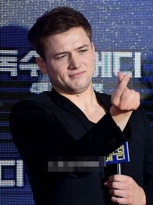 corian hearth pann taron egerton s heart fingers struggle while corian hearth pann taron egerton s heart fingers struggle while