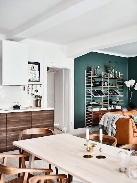 A Mix of Styles in a Göteborg Apartment