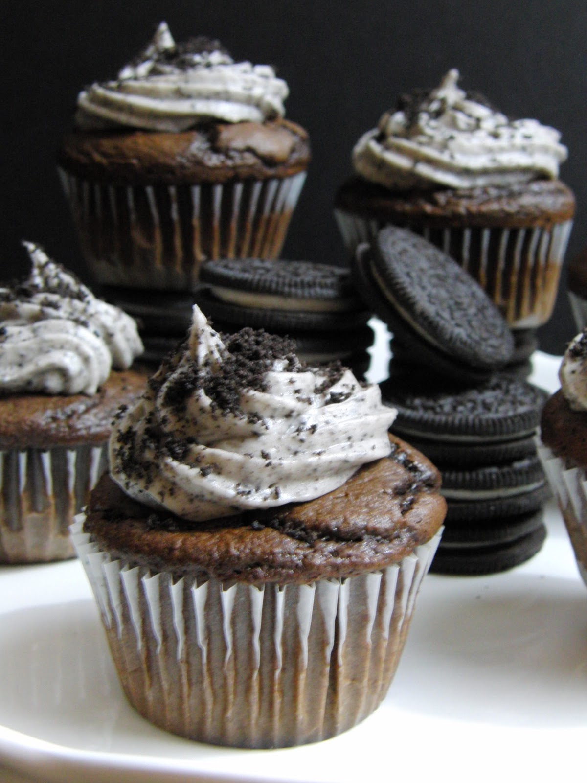Curly Girl Kitchen: Cookies 'n' Cream Cupcakes