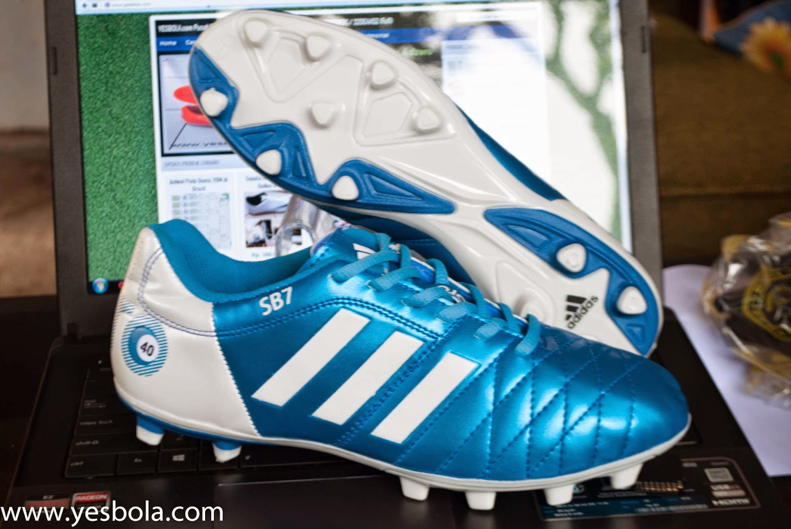 Sepatu Bola 11 Pro Biru Putih Sepatu Bola 11 Pro Biru Putih