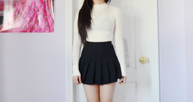 Dresslink Fashion Review: Lace Bralettes, Floral Accents + More! Details on the strappy o-ring triangle black bralette bralet crop top from Dresslink, a style dupe of the UNIF Salem bra.
