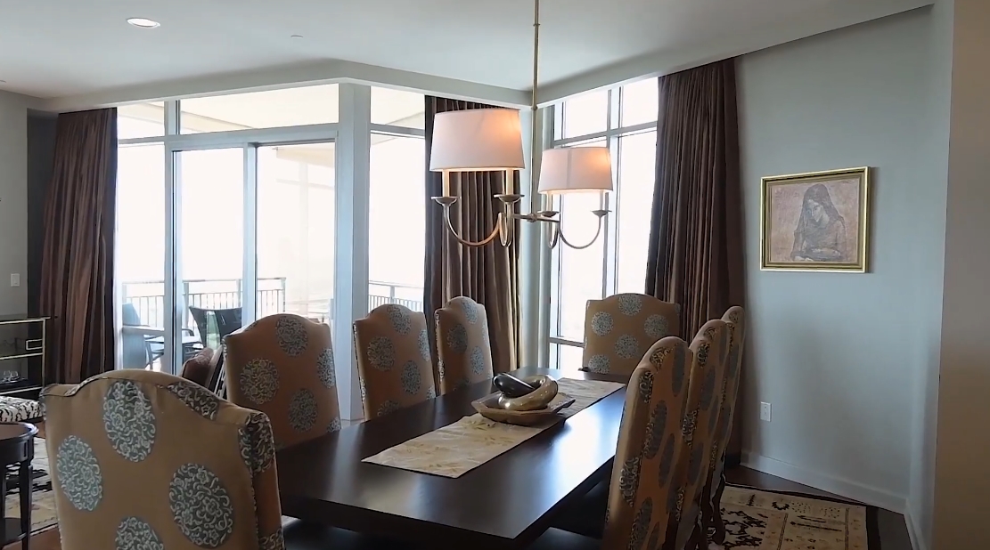 Tour 4242 Broadway, San Antonio vs. 27 Interior Design Photos