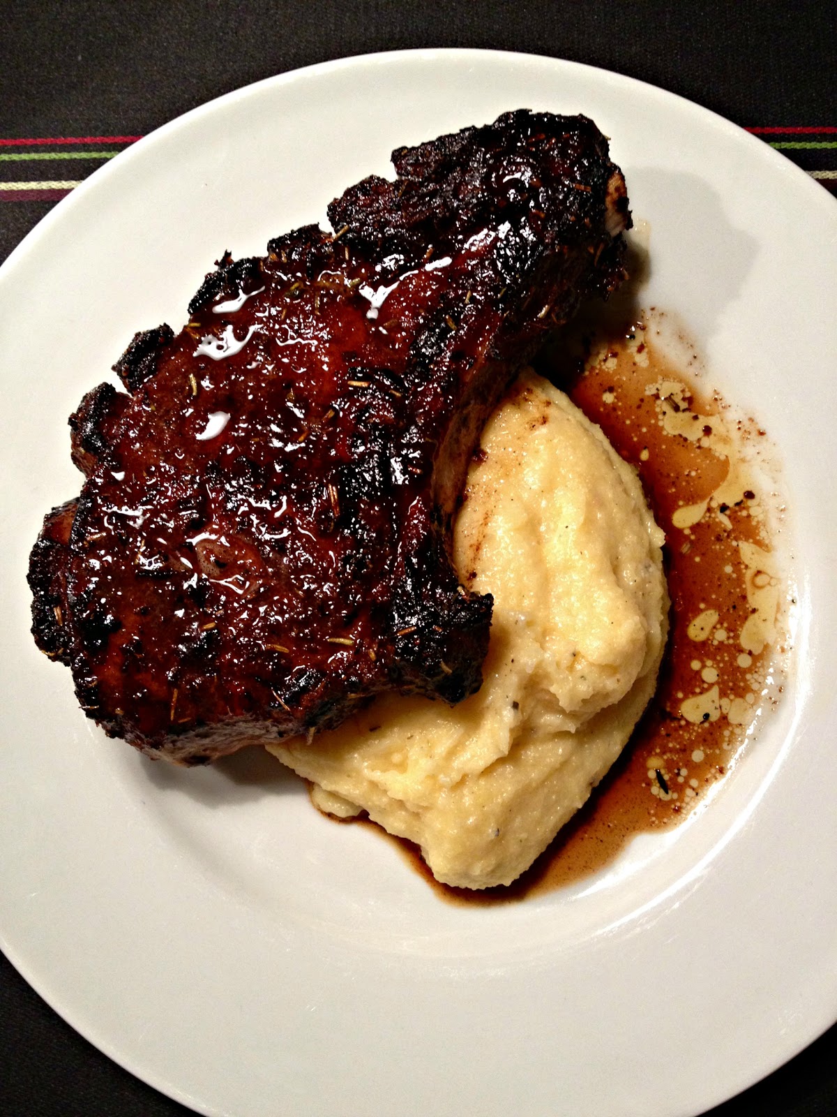 I 7. Himmel: Kakao-chili rubbed skaftkoteletter med cremet polenta med ...