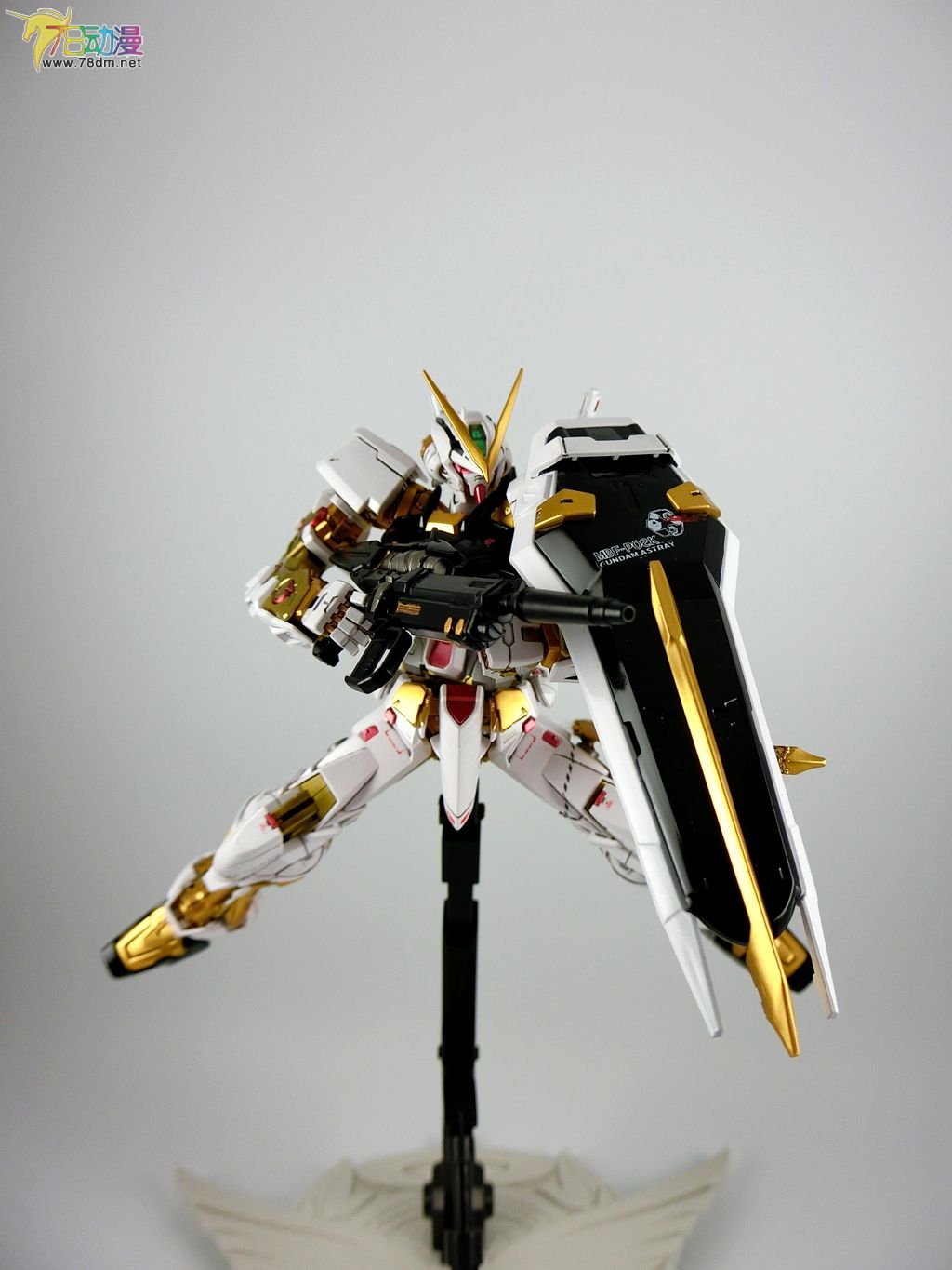 GUNDAM GUY MG 1/100 Gold Frame Astray Painted Build