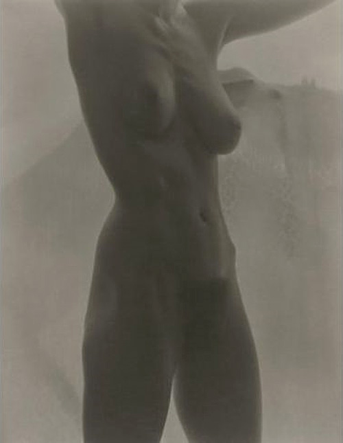 http://4.bp.blogspot.com/-r1WDmndqMKA/TxBSGhZ5wuI/AAAAAAAAApI/uoMmbK5nym4/s1600/most-expensive-photograph-georgia-o-keeffe-nude-1919-alfred-stieglitz.jpg