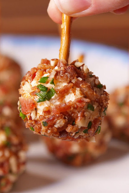 Cheese balls with bacon