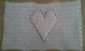 Teddy and hearts baby blanket free crochet pattern