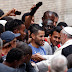 El Papa Francisco visita a refugiados 